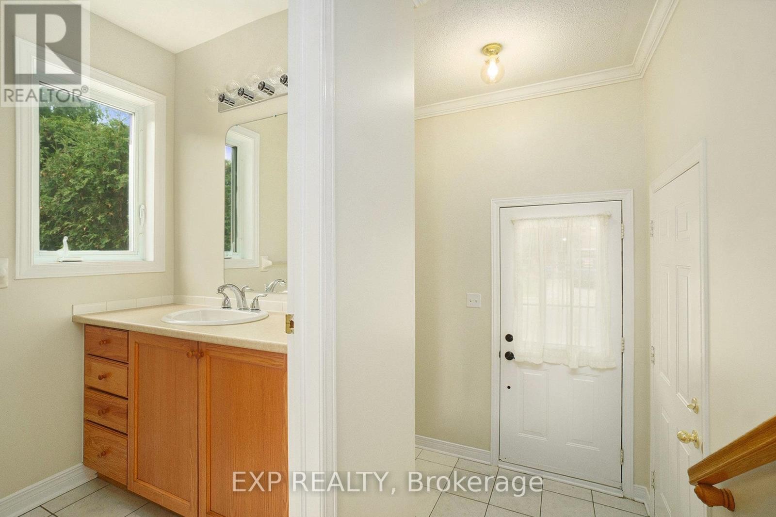 












638 CASABELLA DRIVE

,
Ottawa,




Ontario
K4A4G1

