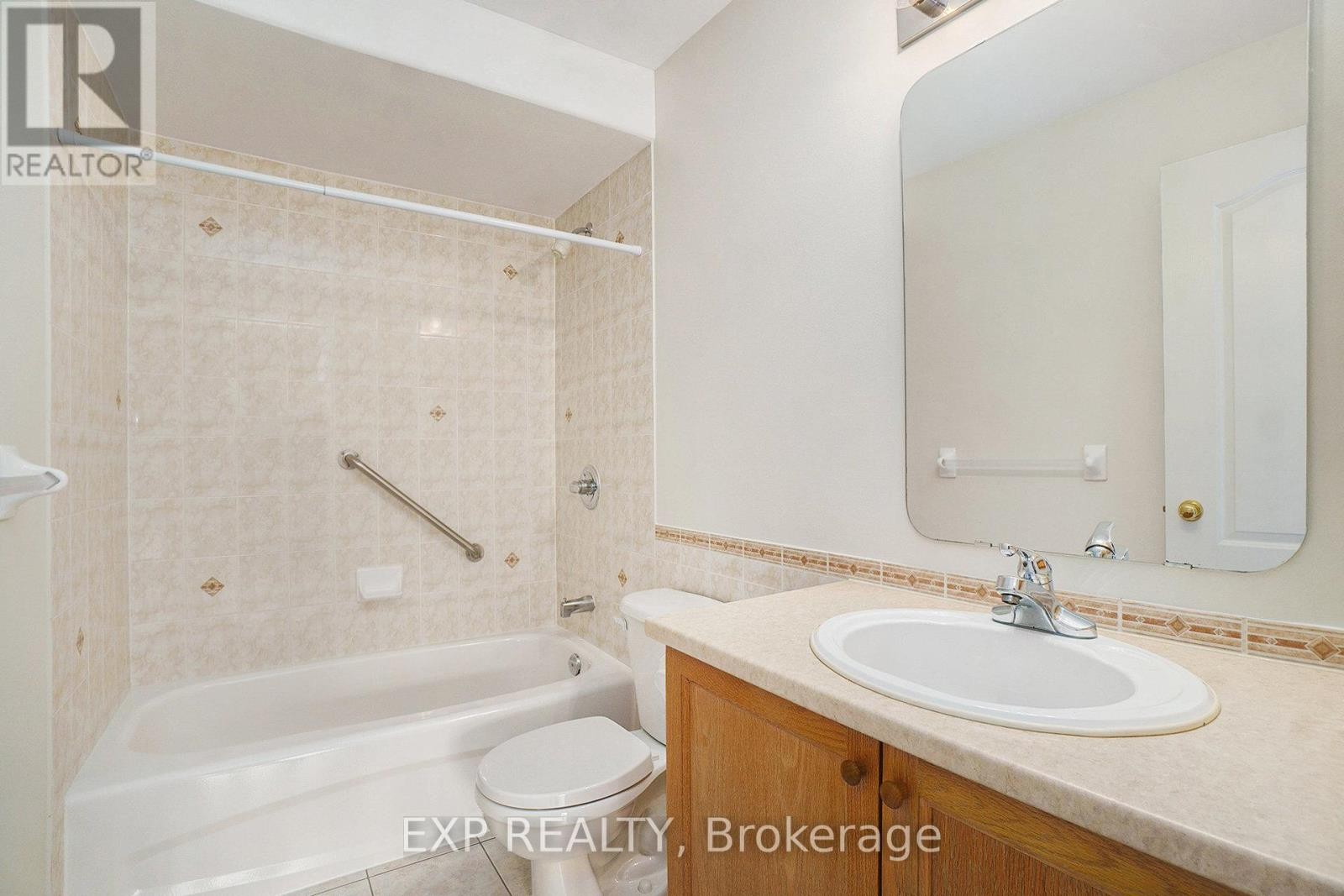












638 CASABELLA DRIVE

,
Ottawa,




Ontario
K4A4G1

