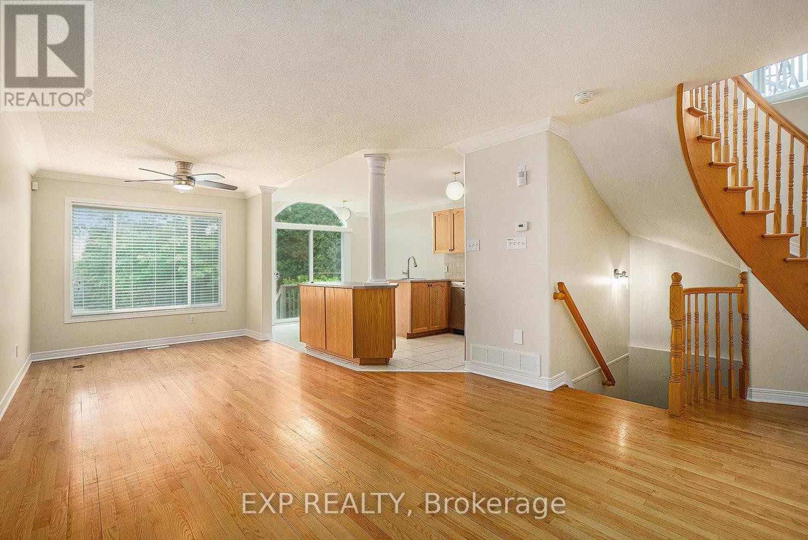 












638 CASABELLA DRIVE

,
Ottawa,




Ontario
K4A4G1

