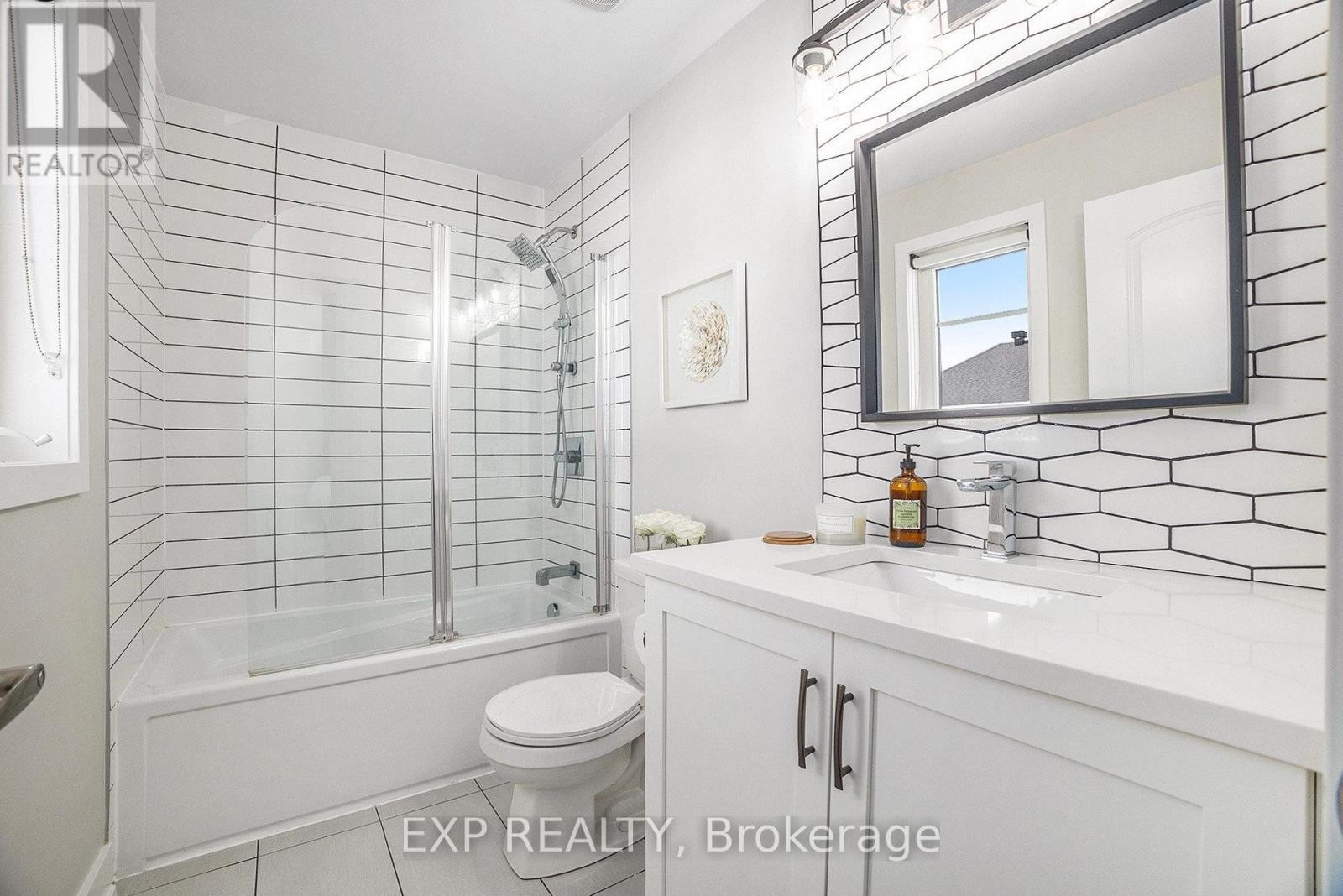 












63 PELHAM CRESCENT

,
Ottawa,




Ontario
K0A2Z0

