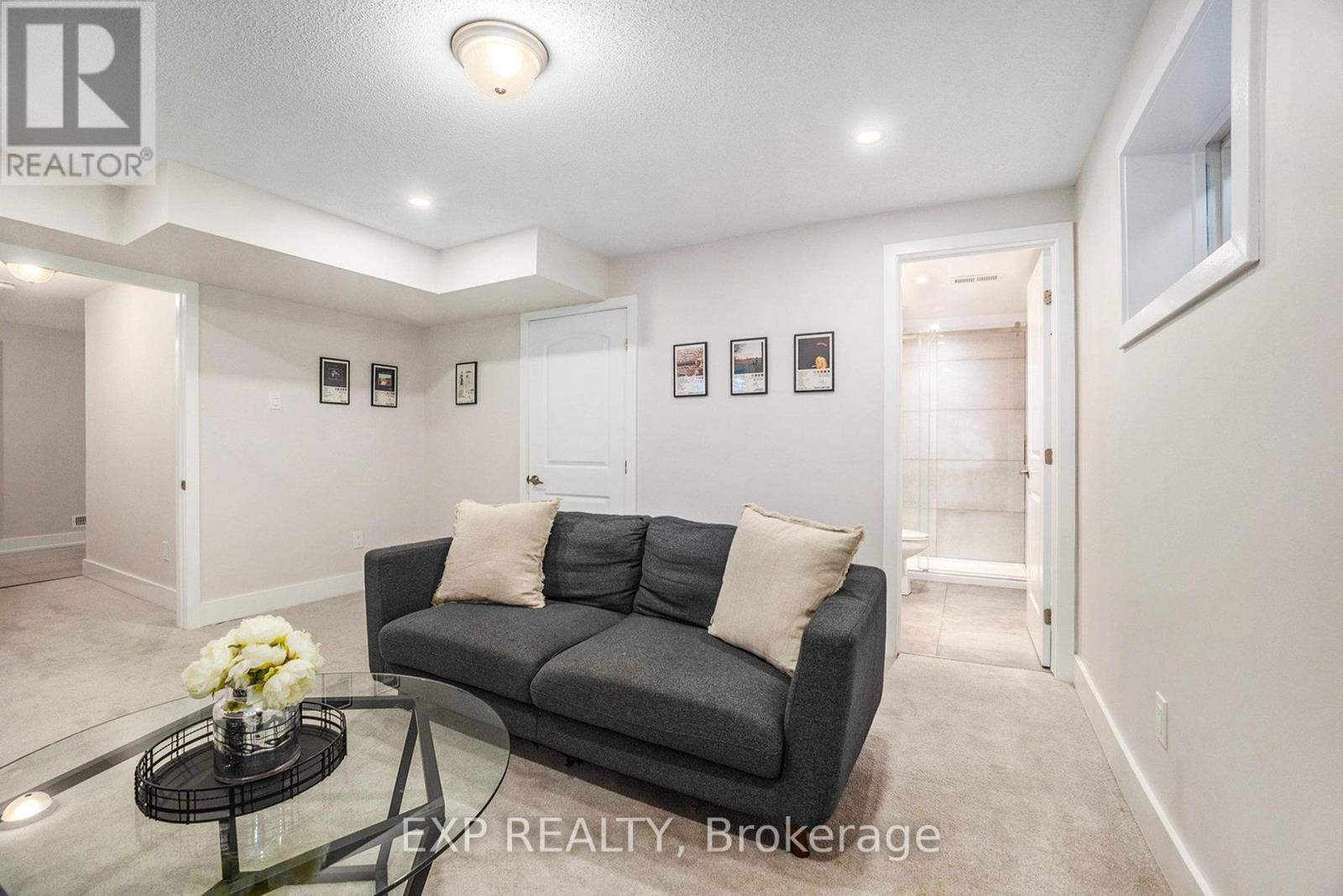 












63 PELHAM CRESCENT

,
Ottawa,




Ontario
K0A2Z0

