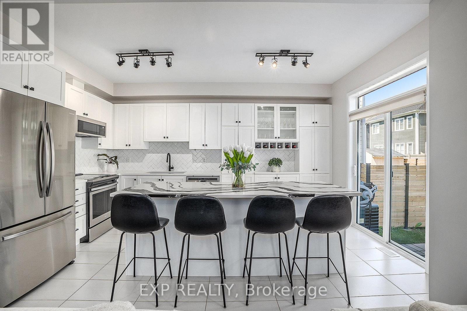 












63 PELHAM CRESCENT

,
Ottawa,




Ontario
K0A2Z0

