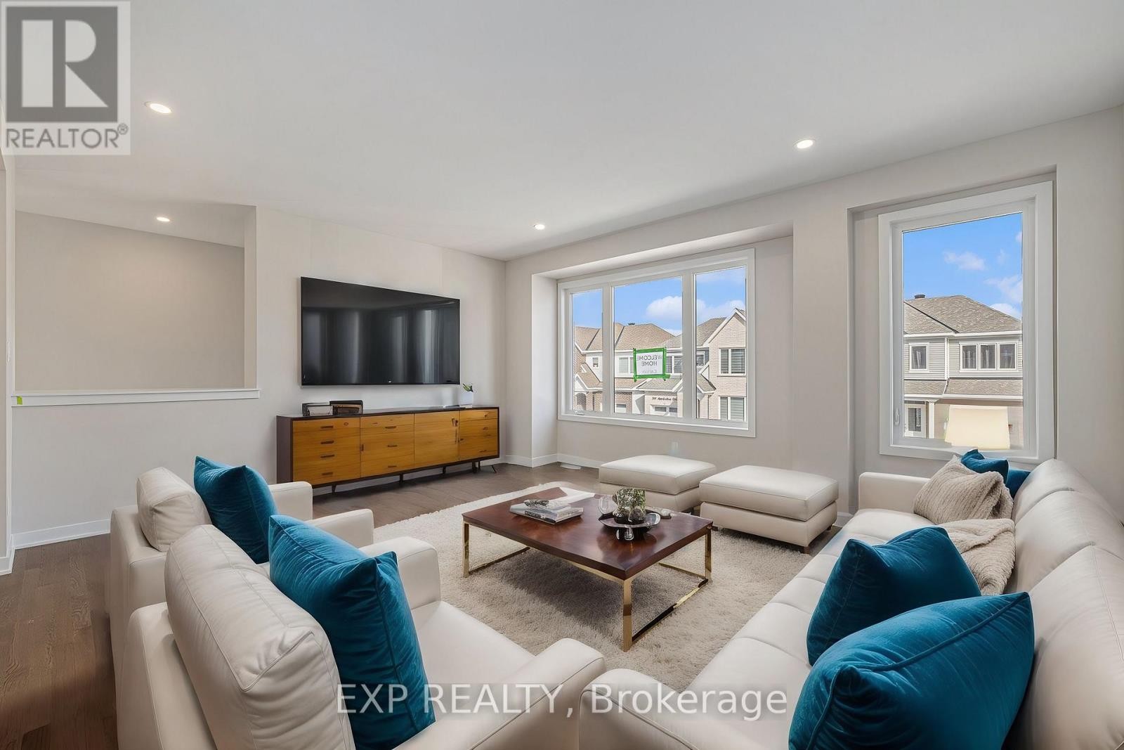 












364 APPALACHIAN CIRCLE

,
Ottawa,




Ontario
K2C3H2

