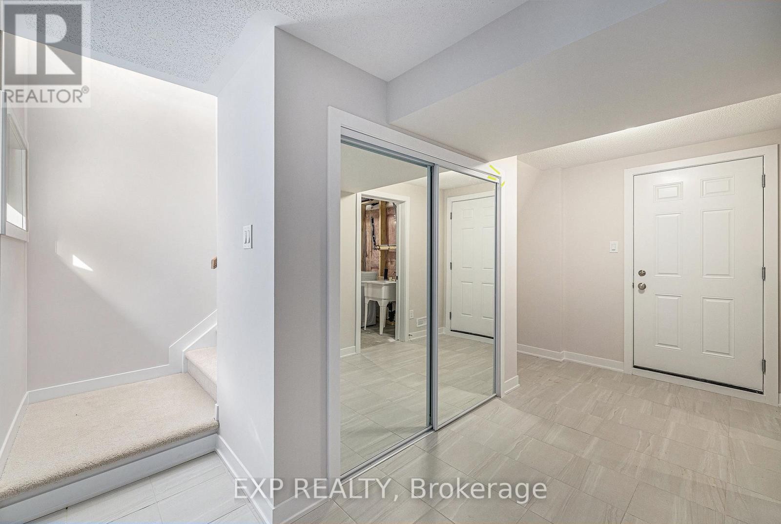 












364 APPALACHIAN CIRCLE

,
Ottawa,




Ontario
K2C3H2

