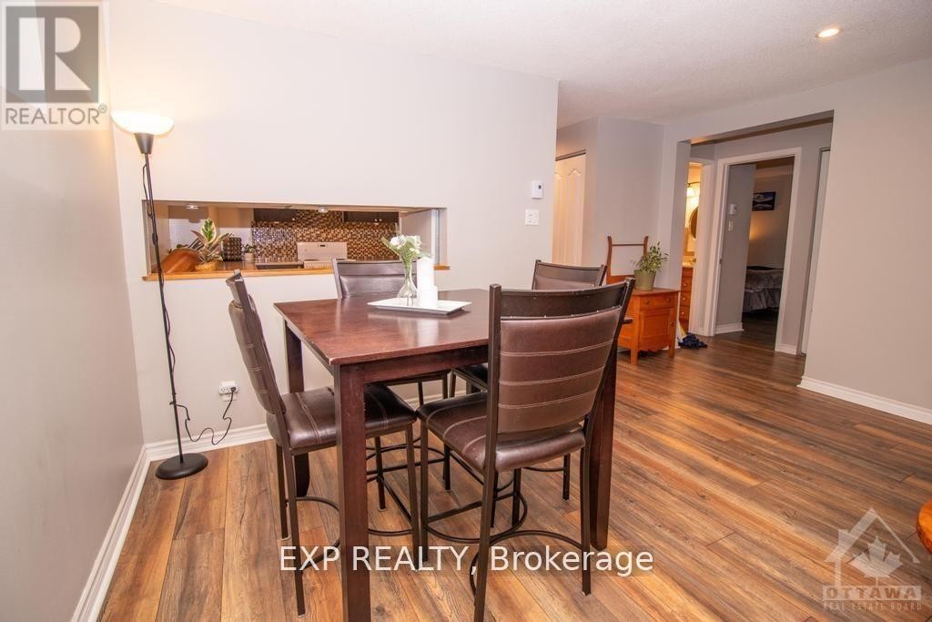 












1 - 244 CHARLOTTE STREET

,
Ottawa,




Ontario
K1N8L3

