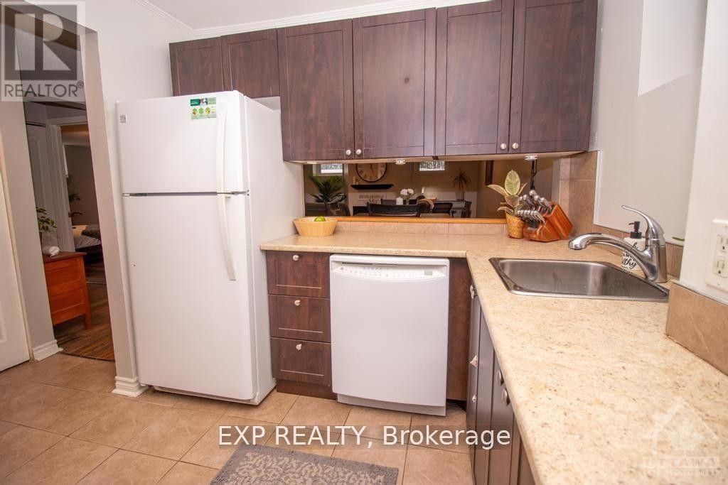 












1 - 244 CHARLOTTE STREET

,
Ottawa,




Ontario
K1N8L3

