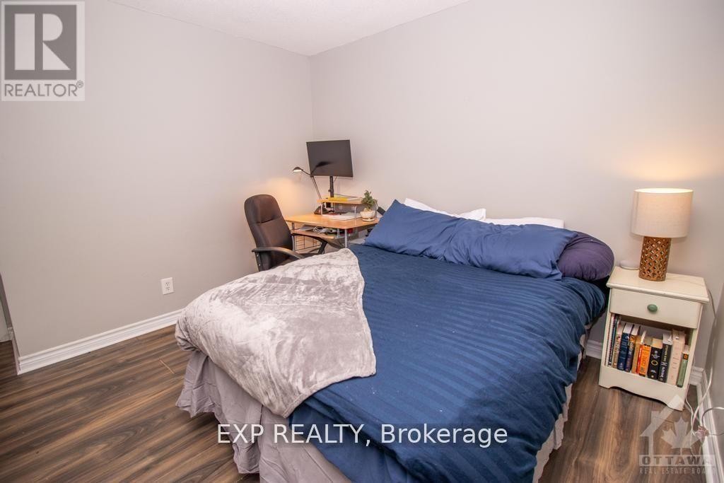 












1 - 244 CHARLOTTE STREET

,
Ottawa,




Ontario
K1N8L3

