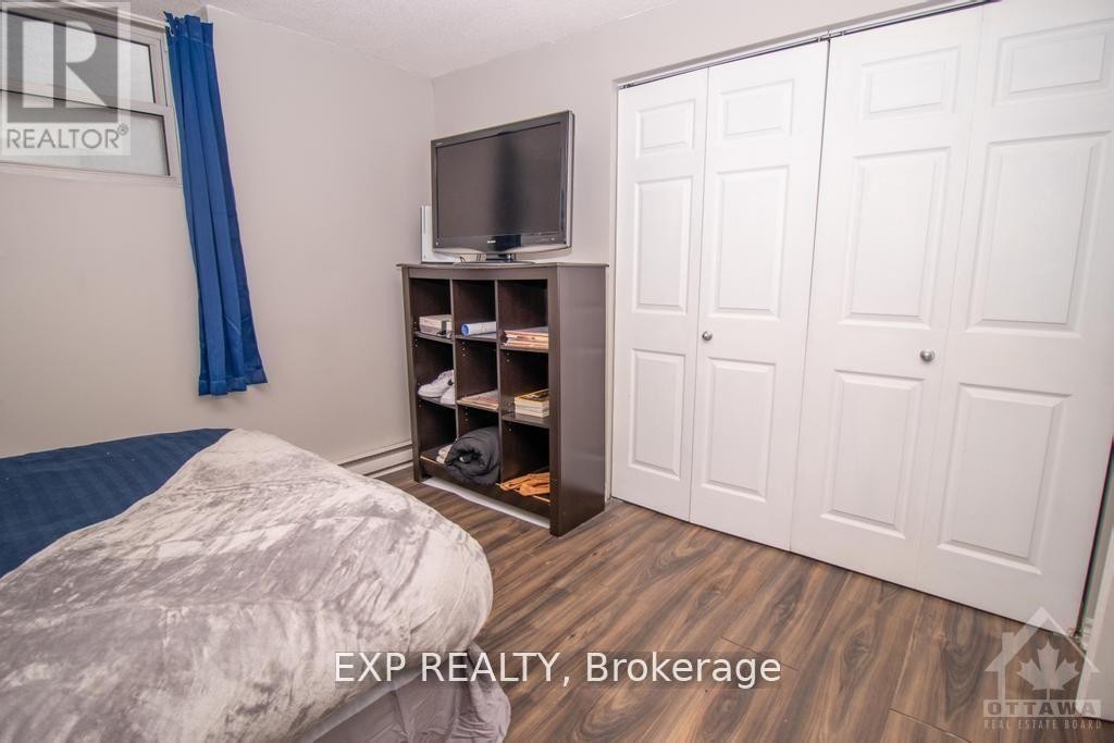












1 - 244 CHARLOTTE STREET

,
Ottawa,




Ontario
K1N8L3

