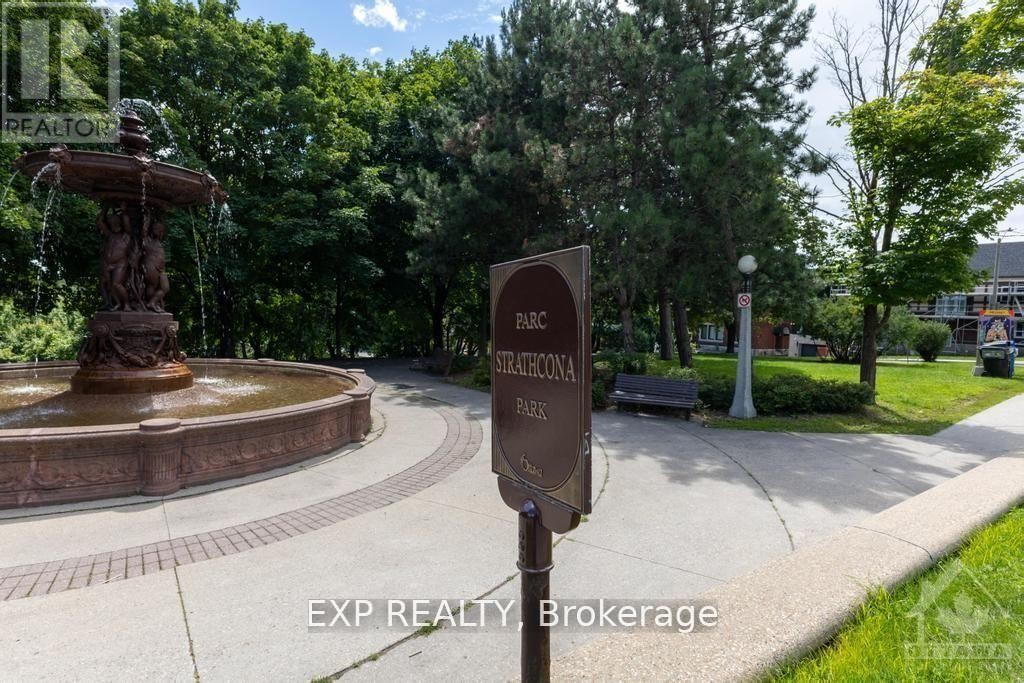 












1 - 244 CHARLOTTE STREET

,
Ottawa,




Ontario
K1N8L3

