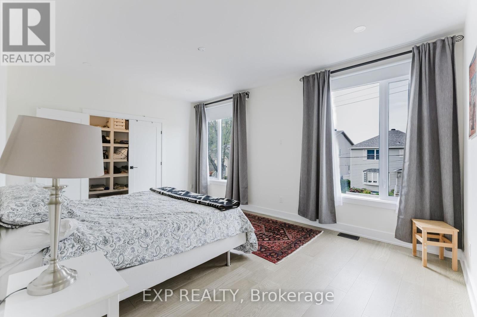 












B - 62 COLUMBUS AVENUE

,
Ottawa,




Ontario
K1K1R3

