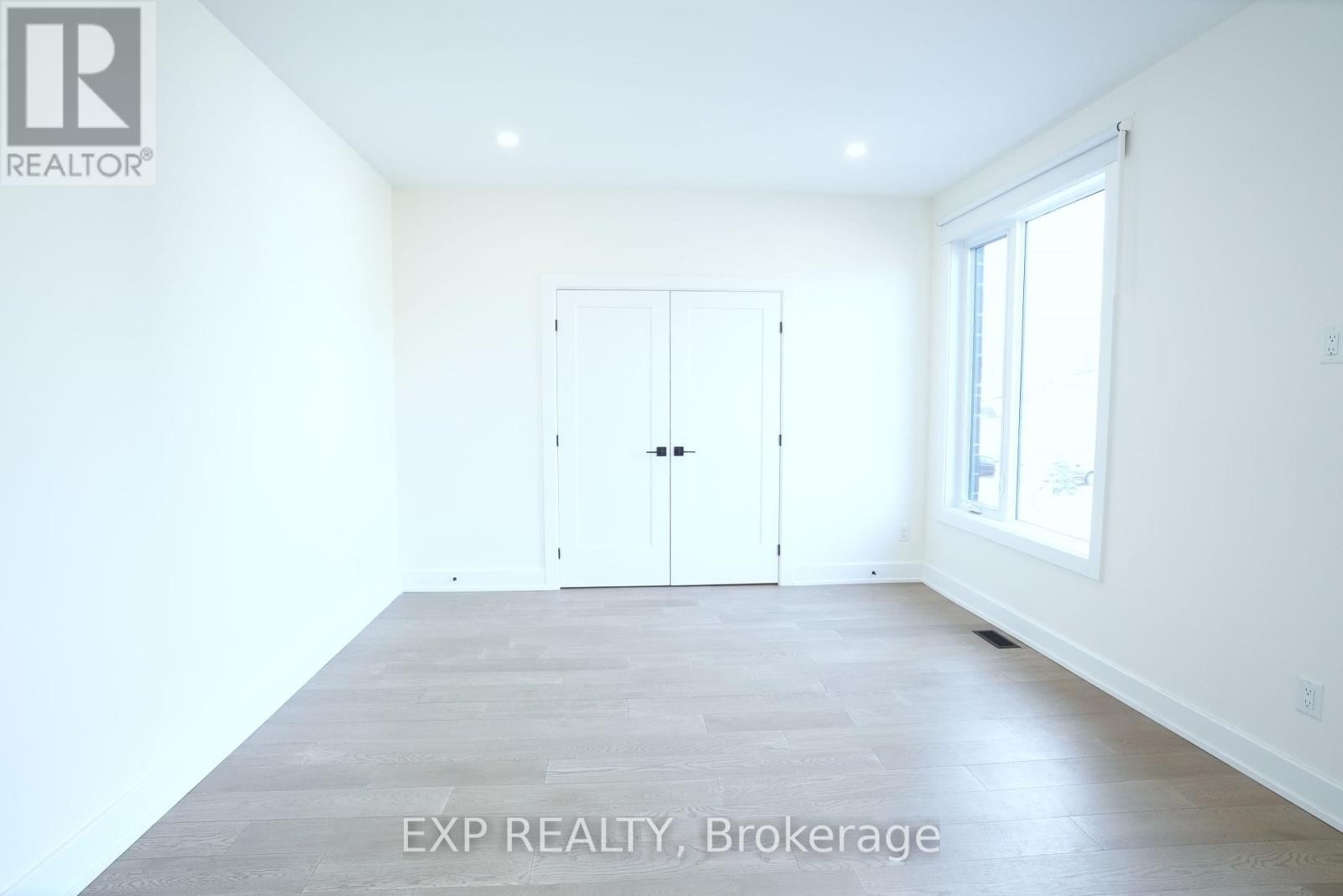 












B - 62 COLUMBUS AVENUE

,
Ottawa,




Ontario
K1K1R3

