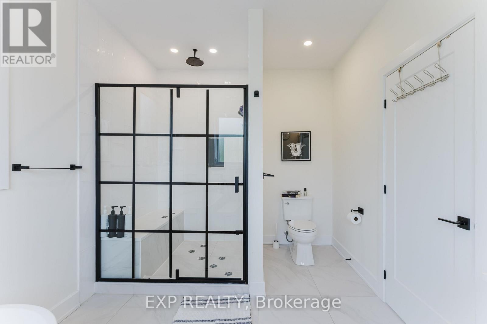 












B - 62 COLUMBUS AVENUE

,
Ottawa,




Ontario
K1K1R3

