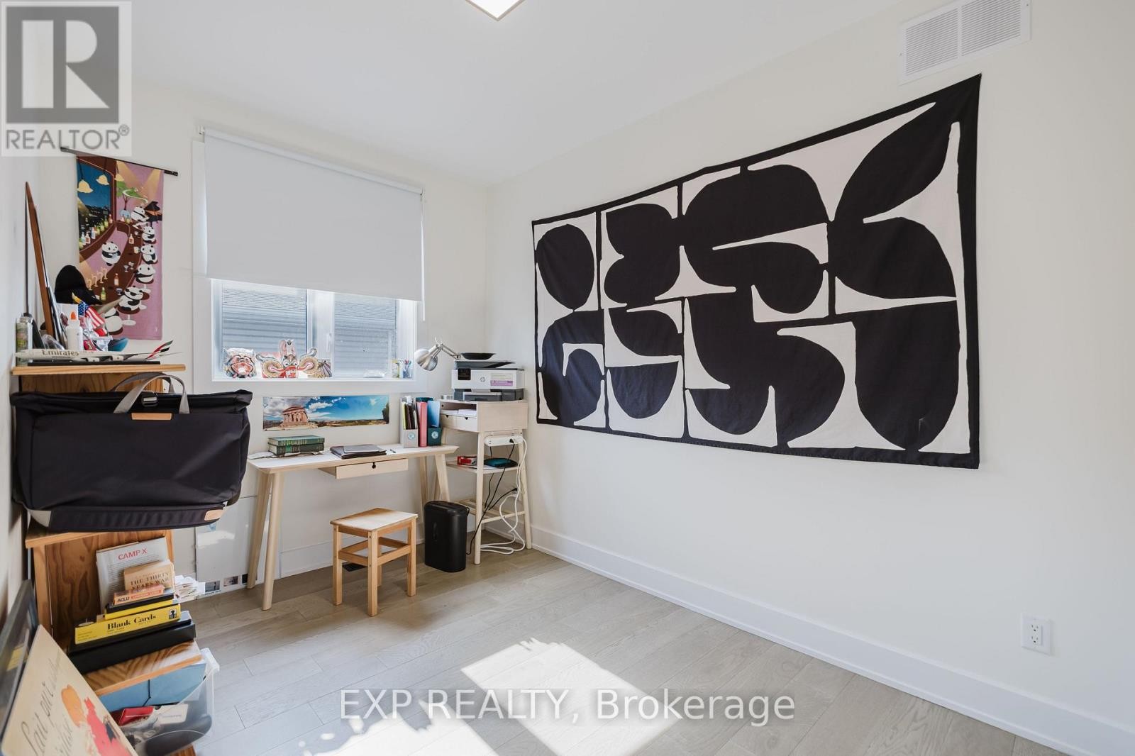 












B - 62 COLUMBUS AVENUE

,
Ottawa,




Ontario
K1K1R3

