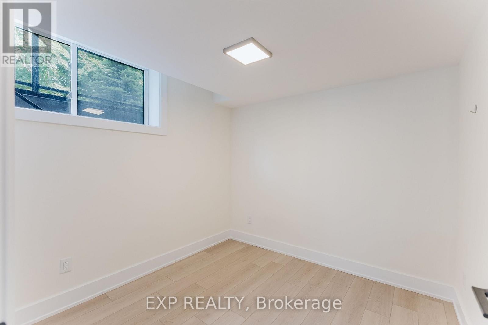 












B - 62 COLUMBUS AVENUE

,
Ottawa,




Ontario
K1K1R3


