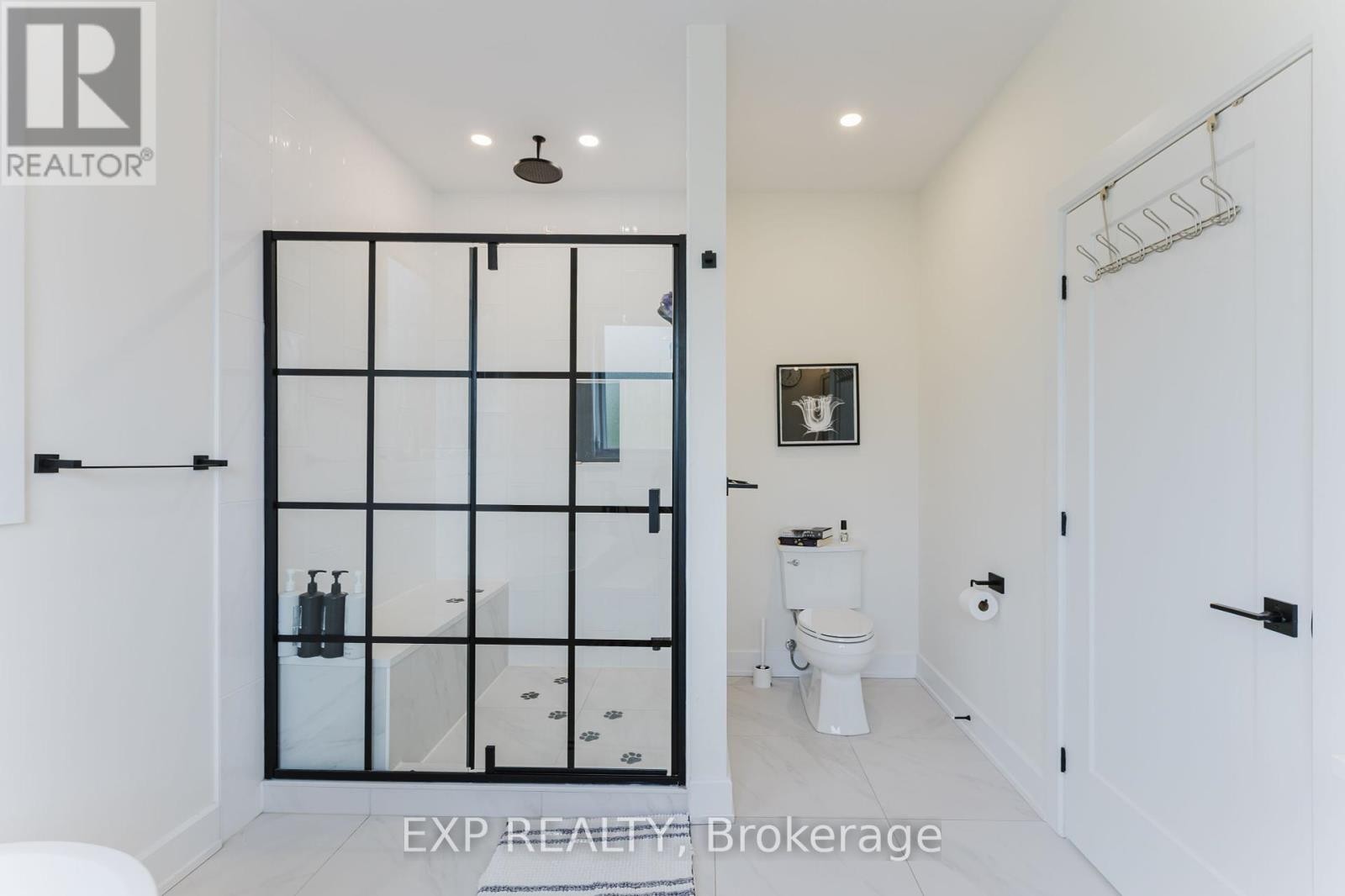 












A - 62 COLUMBUS AVENUE

,
Ottawa,




Ontario
K1K1R3

