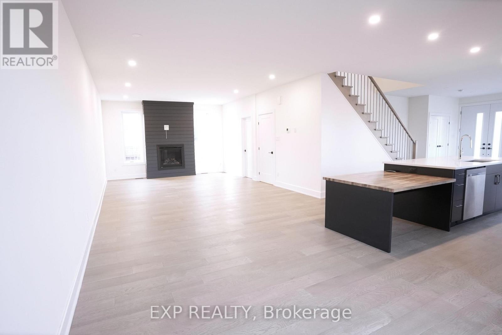 












A - 62 COLUMBUS AVENUE

,
Ottawa,




Ontario
K1K1R3

