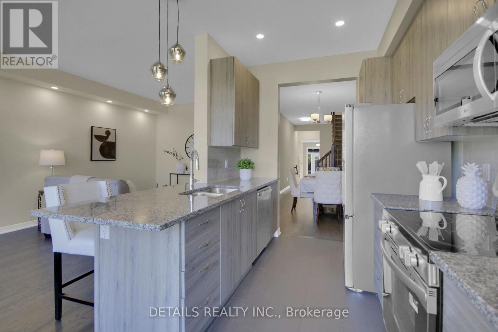 












136 OVERBERG WAY

,
Ottawa,




Ontario
K2S0V8


