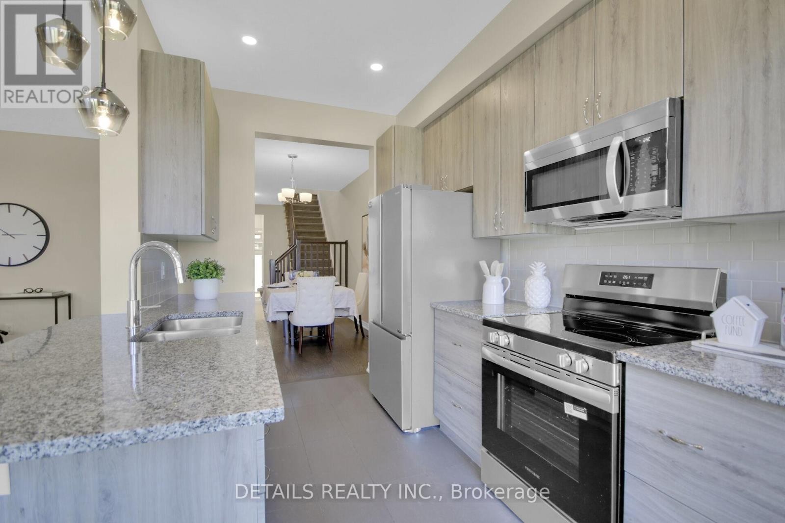 












136 OVERBERG WAY

,
Ottawa,




Ontario
K2S0V8

