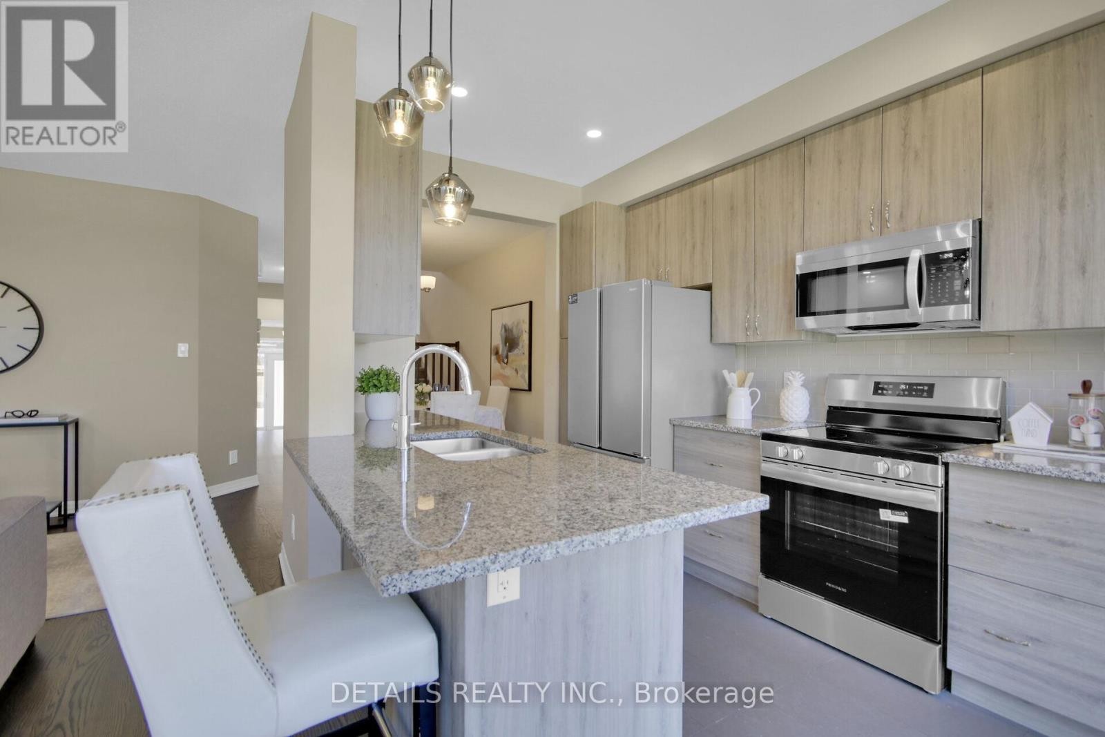 












136 OVERBERG WAY

,
Ottawa,




Ontario
K2S0V8

