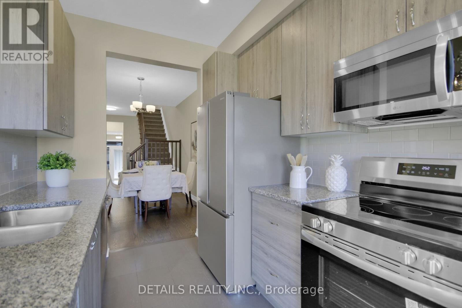 












136 OVERBERG WAY

,
Ottawa,




Ontario
K2S0V8

