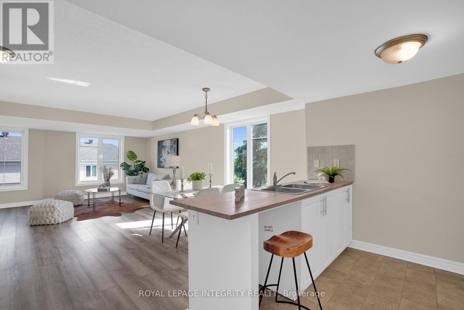 












D - 780 CHAPMAN MILLS DRIVE

,
Ottawa,




Ontario
K2J0V4

