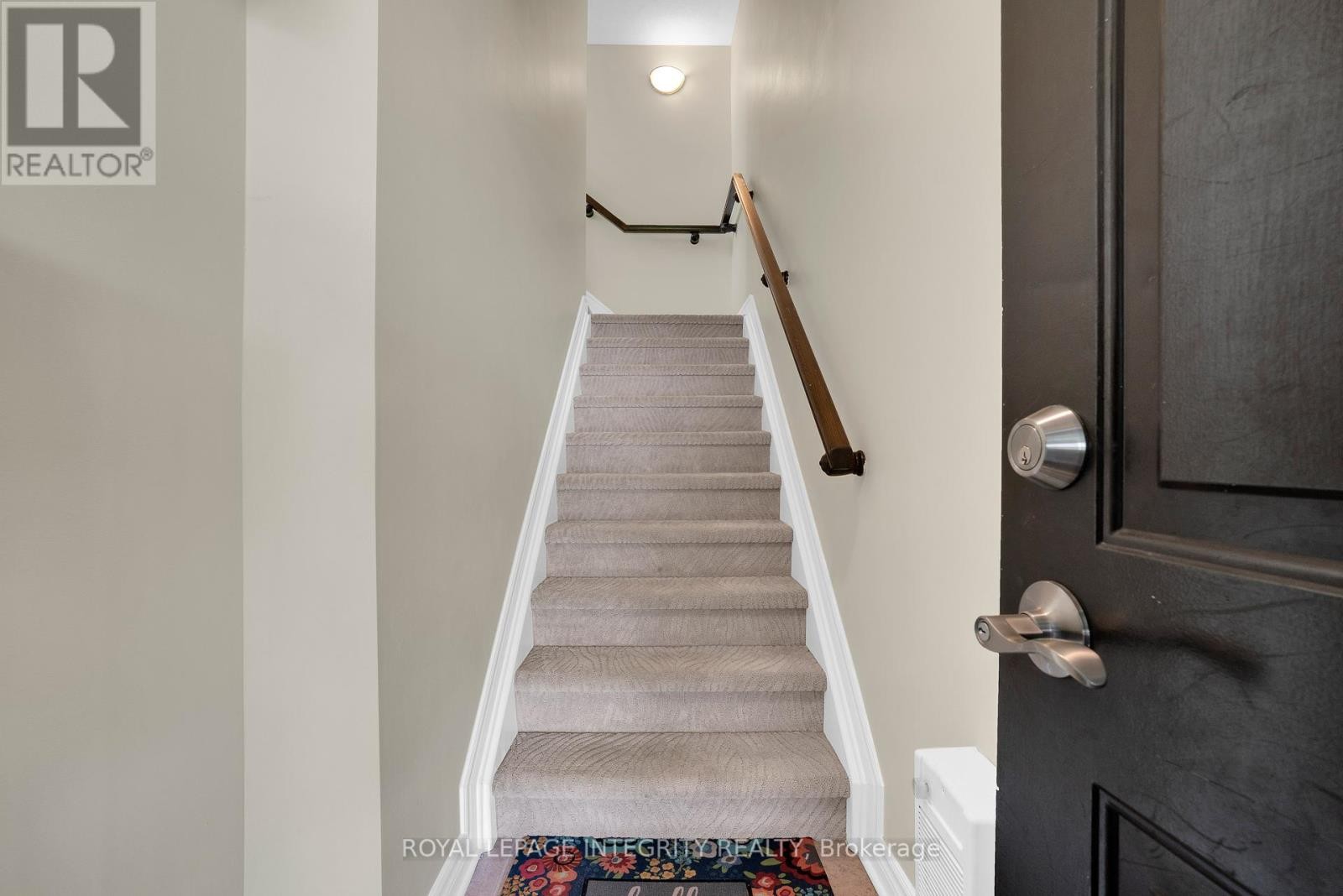 












D - 780 CHAPMAN MILLS DRIVE

,
Ottawa,




Ontario
K2J0V4

