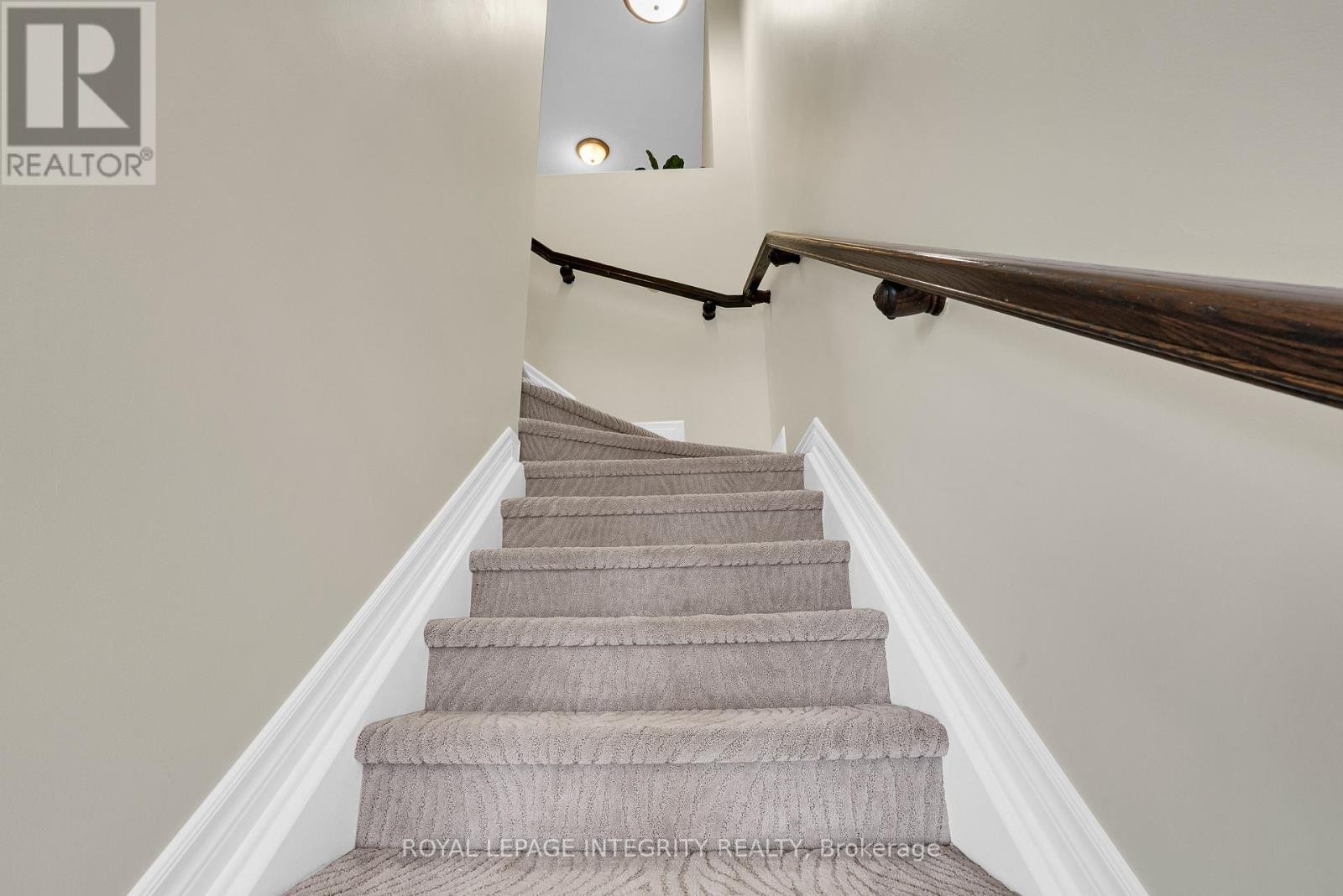 












D - 780 CHAPMAN MILLS DRIVE

,
Ottawa,




Ontario
K2J0V4

