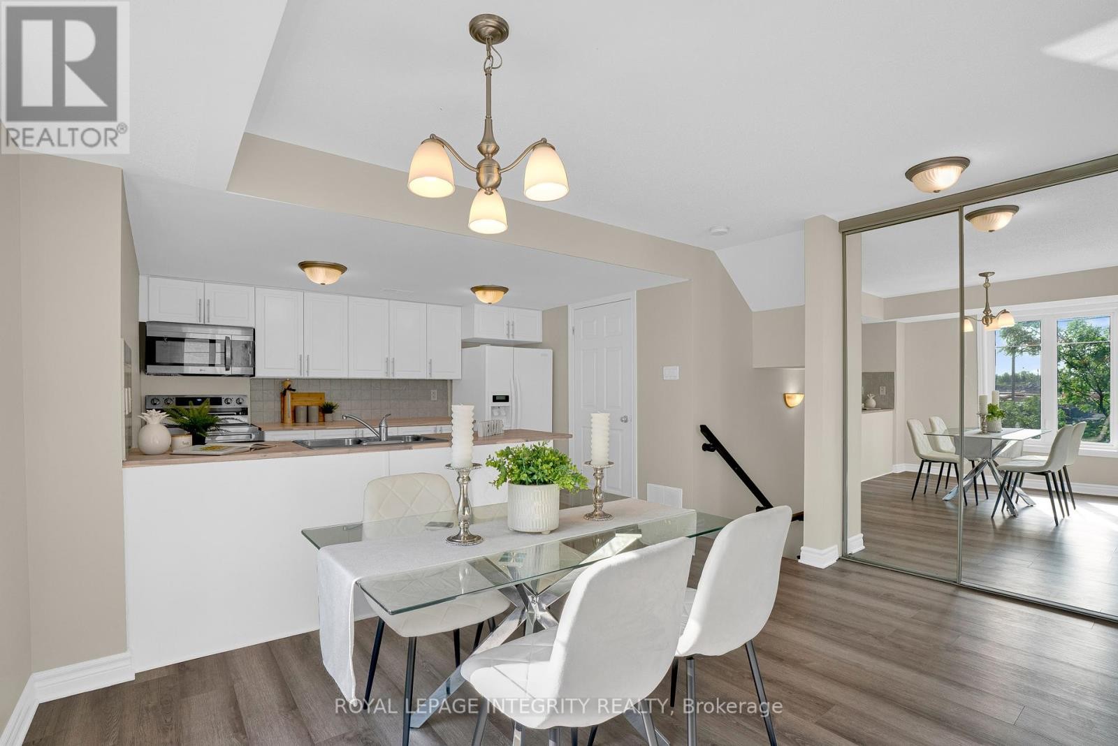 












D - 780 CHAPMAN MILLS DRIVE

,
Ottawa,




Ontario
K2J0V4

