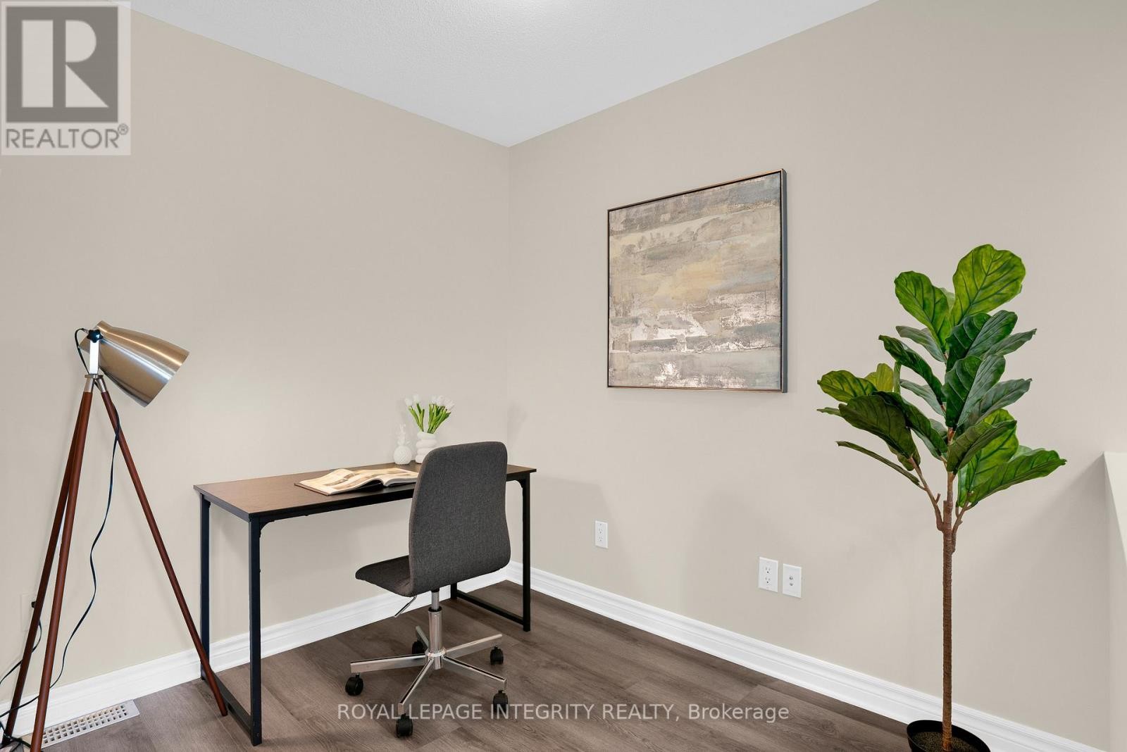 












D - 780 CHAPMAN MILLS DRIVE

,
Ottawa,




Ontario
K2J0V4

