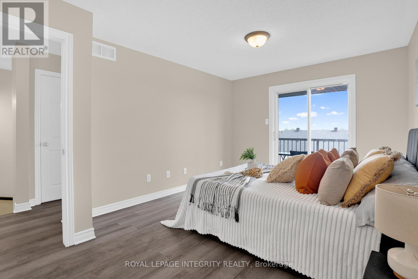 












D - 780 CHAPMAN MILLS DRIVE

,
Ottawa,




Ontario
K2J0V4

