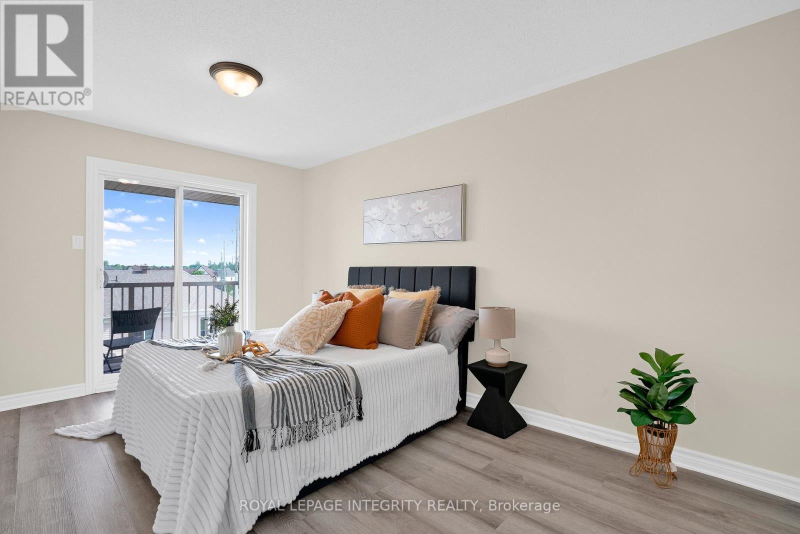 












D - 780 CHAPMAN MILLS DRIVE

,
Ottawa,




Ontario
K2J0V4

