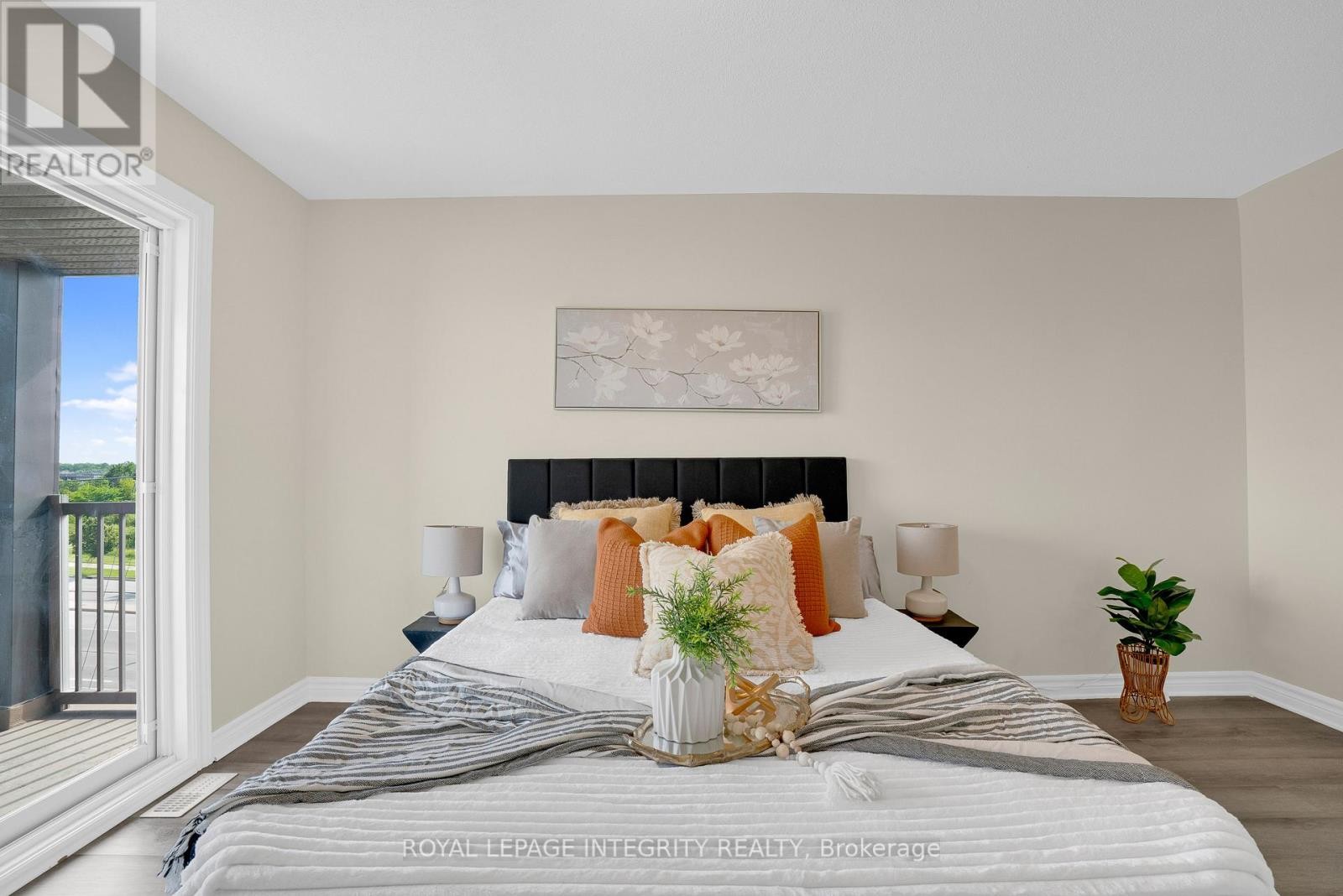 












D - 780 CHAPMAN MILLS DRIVE

,
Ottawa,




Ontario
K2J0V4

