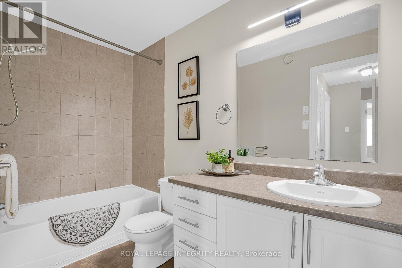 












D - 780 CHAPMAN MILLS DRIVE

,
Ottawa,




Ontario
K2J0V4

