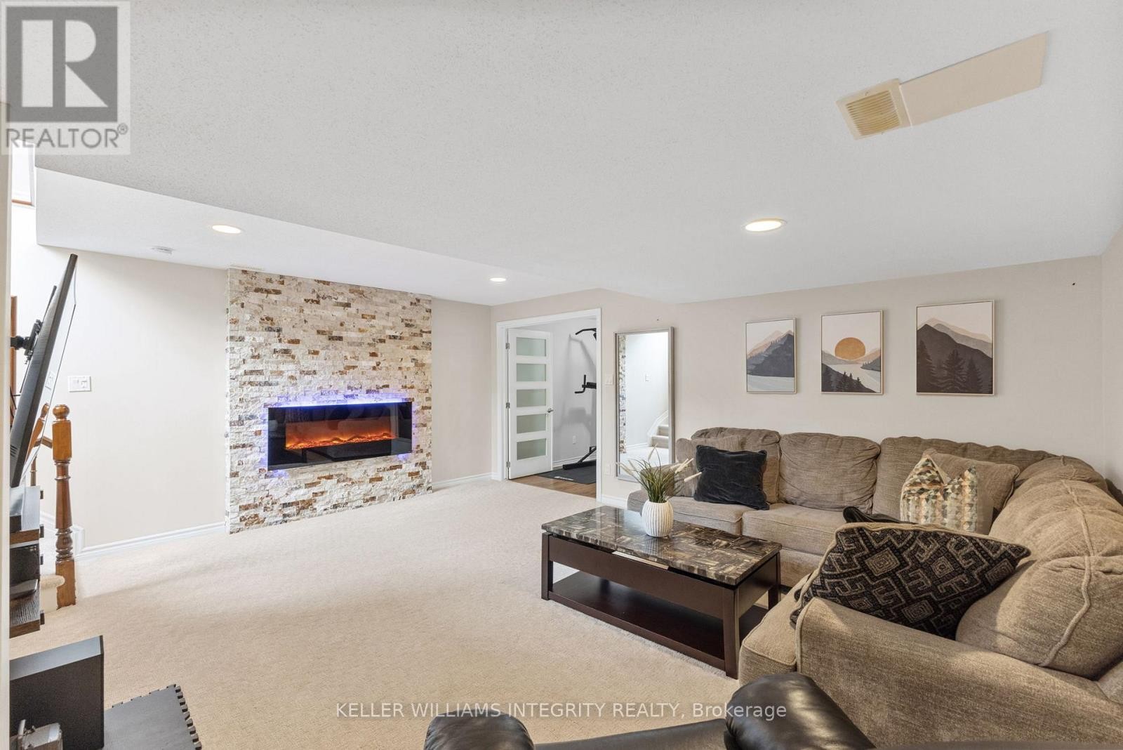 












202 BOOKTON PLACE

,
Ottawa,




Ontario
K1V2H3

