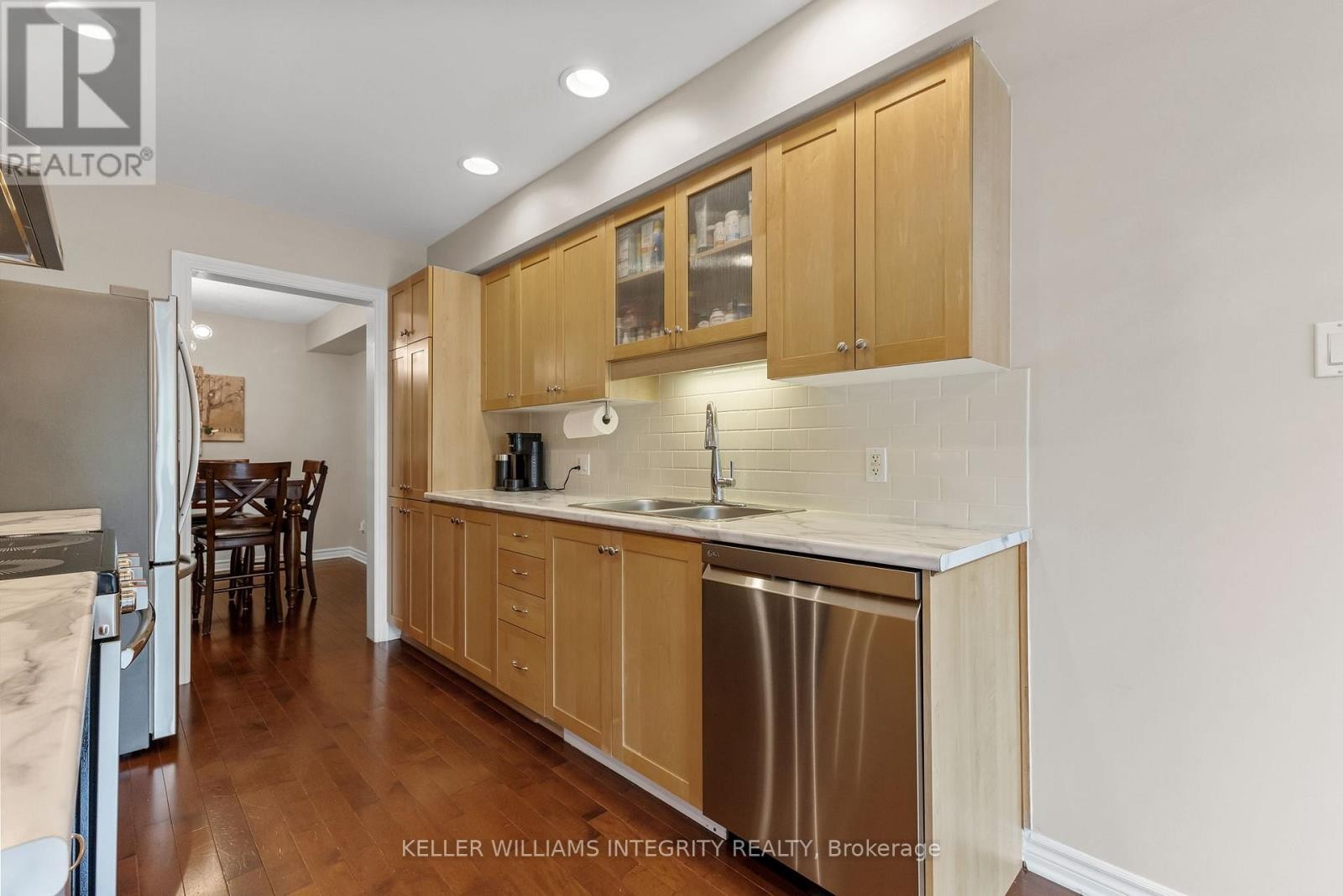 












202 BOOKTON PLACE

,
Ottawa,




Ontario
K1V2H3

