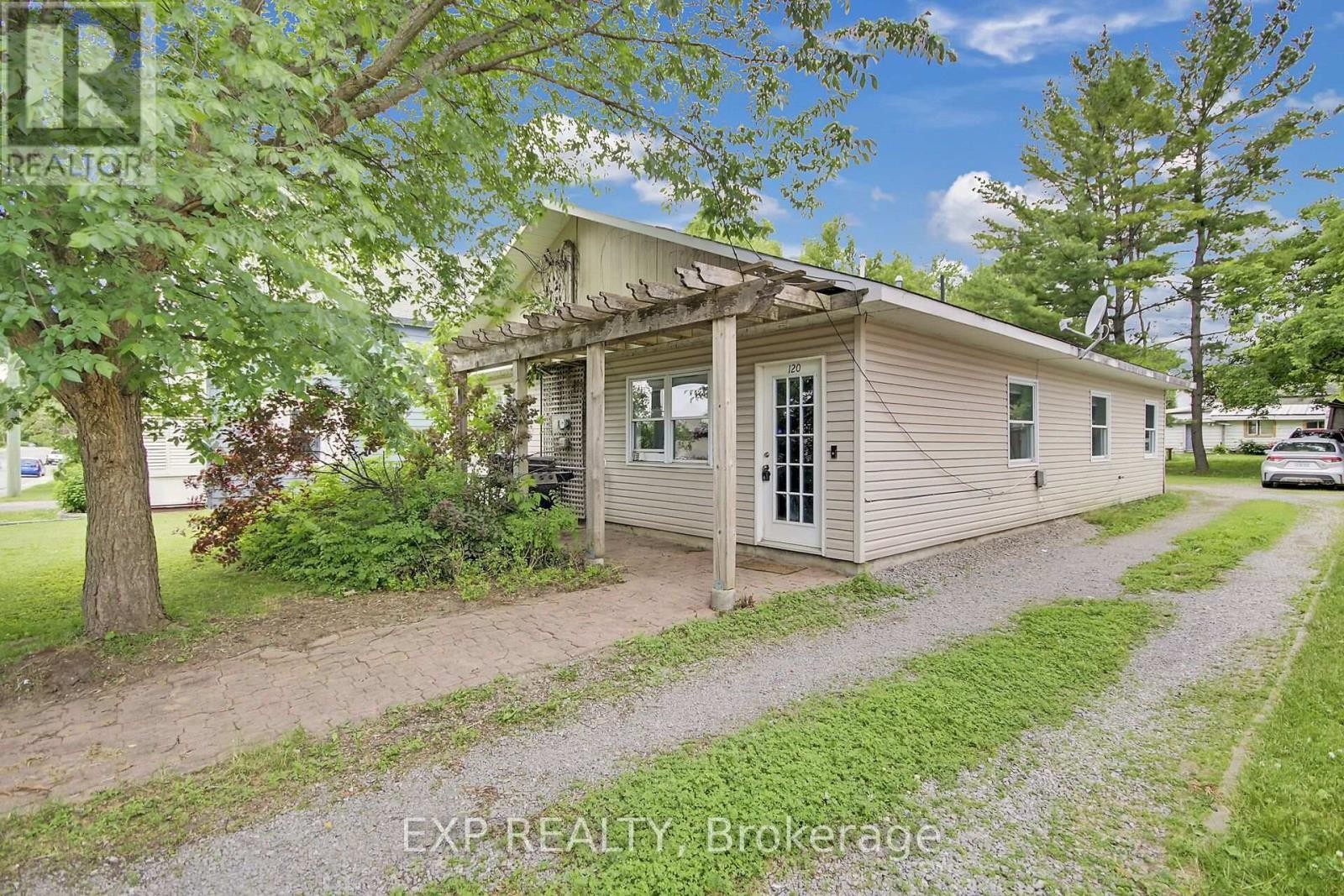 












120 MAIN STREET E

,
Mississippi Mills,




Ontario
K0A1A0


