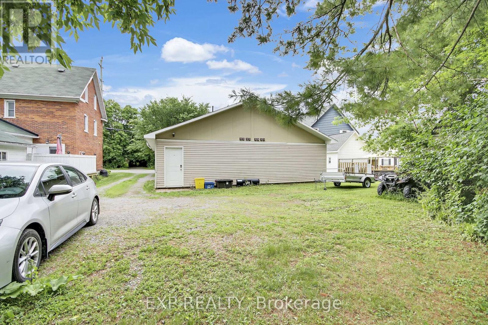 












120 MAIN STREET E

,
Mississippi Mills,




Ontario
K0A1A0

