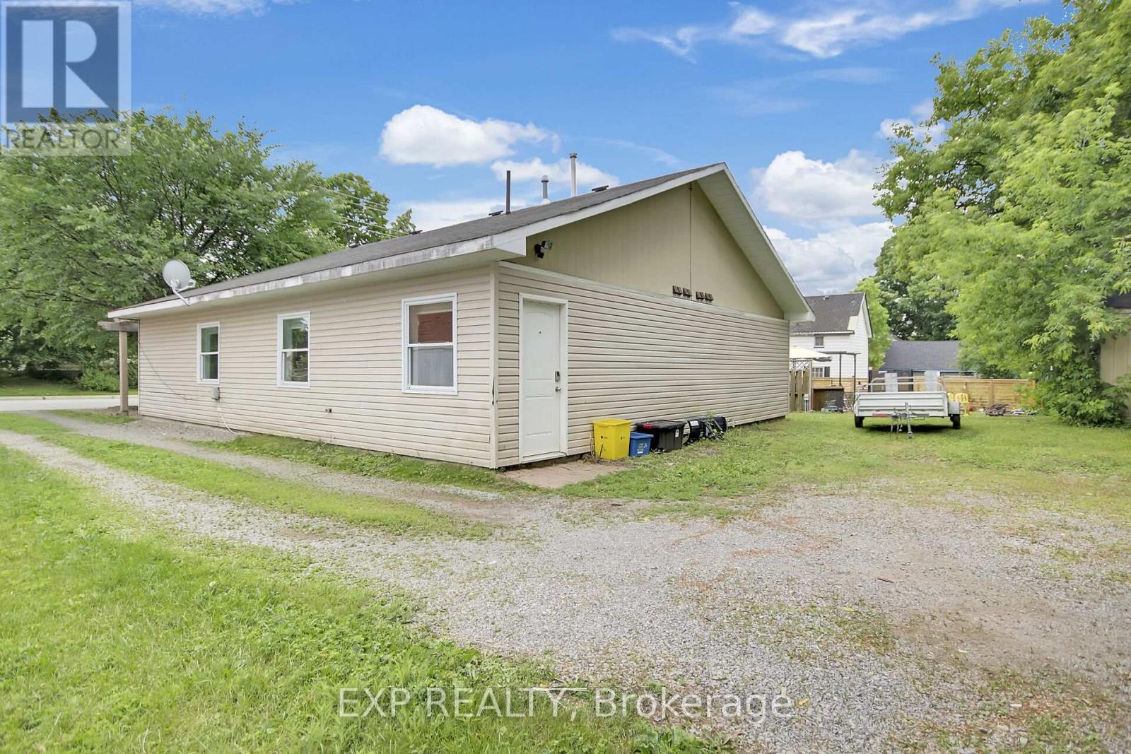 












120 MAIN STREET E

,
Mississippi Mills,




Ontario
K0A1A0

