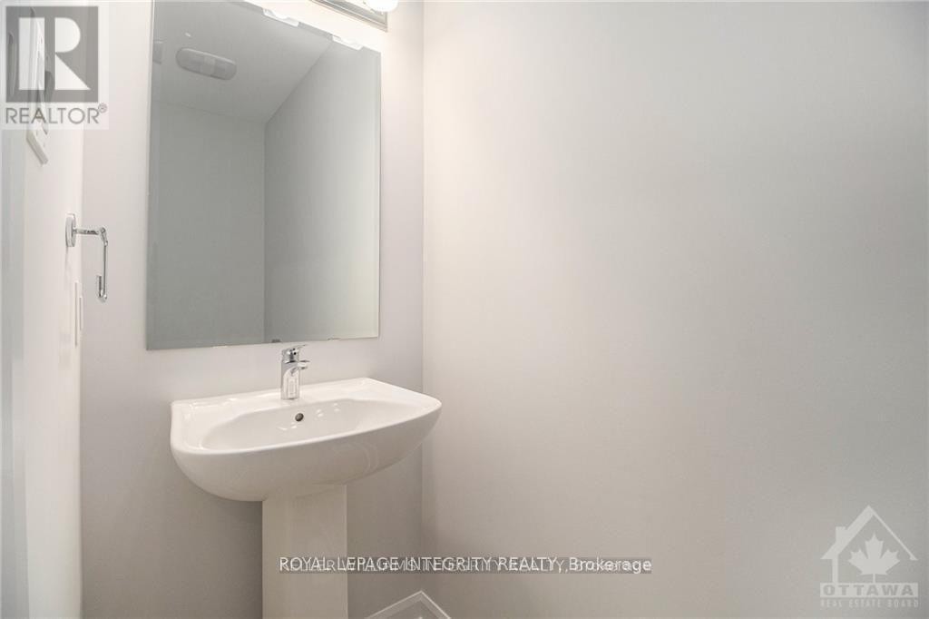 












169 GOSLING CRESCENT

,
Ottawa,




Ontario
K2W0K7

