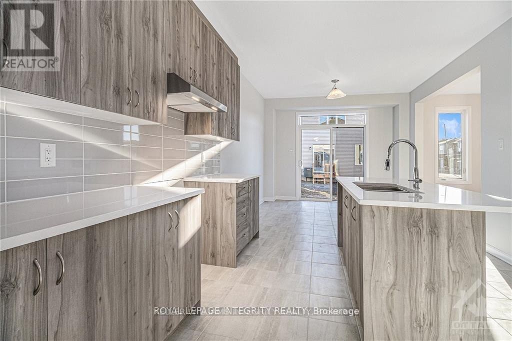 












169 GOSLING CRESCENT

,
Ottawa,




Ontario
K2W0K7

