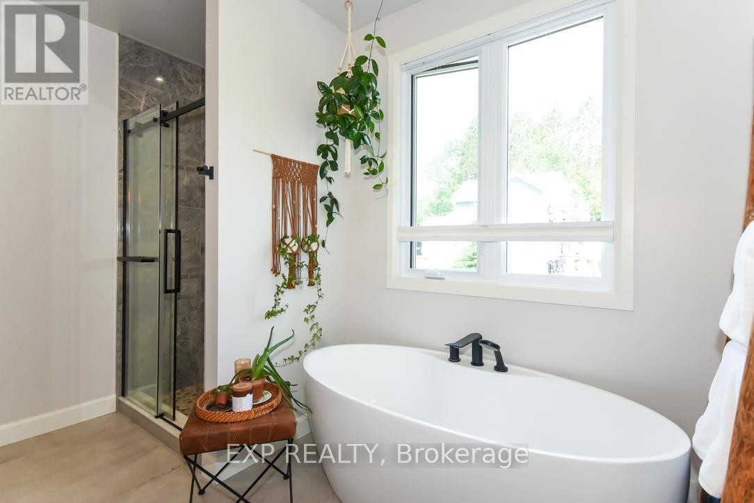 












1579 ROLLIN ROAD

,
Clarence-Rockland,




Ontario
K0A3N0

