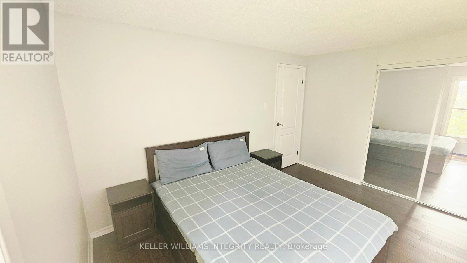 












218 - 2270 COTTERS CRESCENT

,
Ottawa,




Ontario
K1V8Y6

