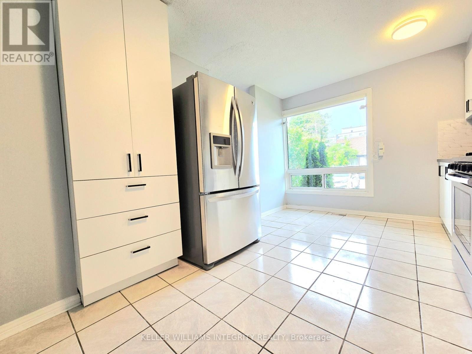 












218 - 2270 COTTERS CRESCENT

,
Ottawa,




Ontario
K1V8Y6

