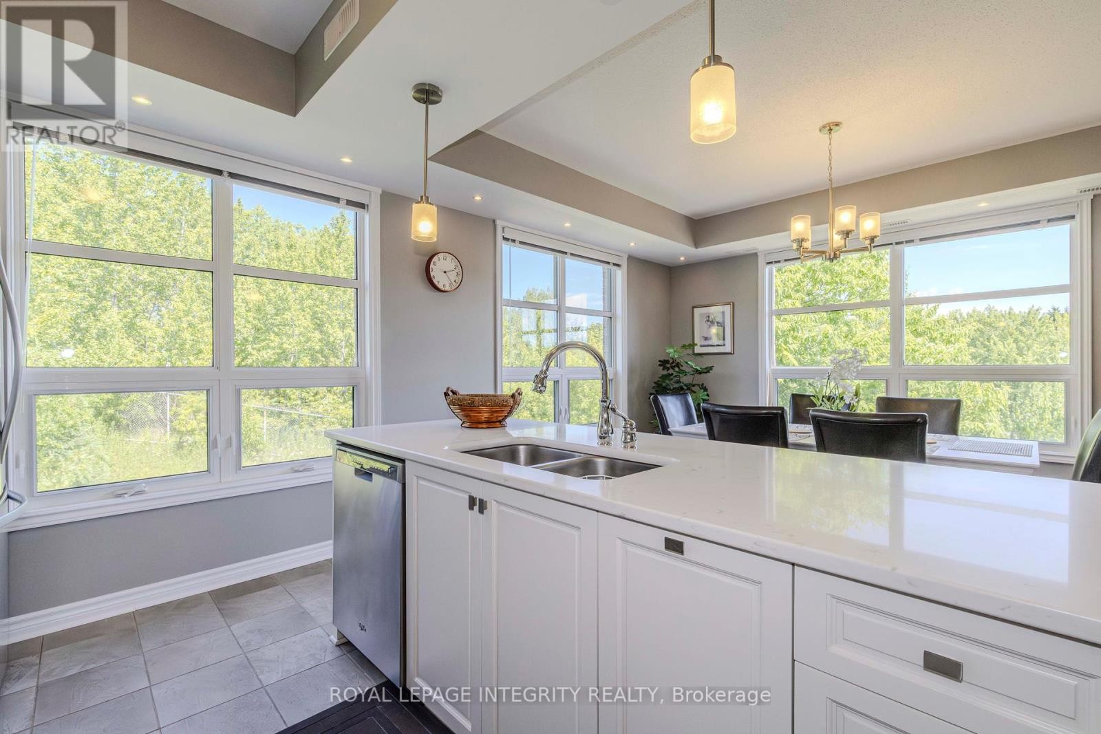 












205 - 200 TITANIUM PRIVATE

,
Ottawa,




Ontario
K1C0B9

