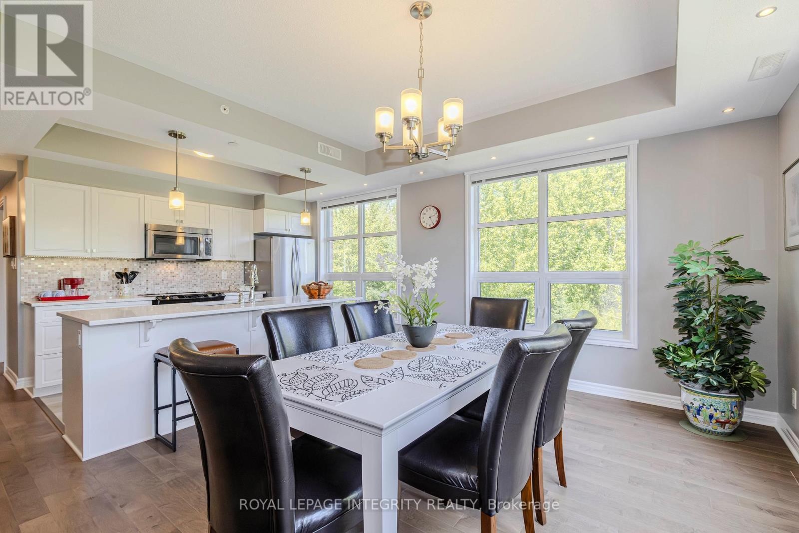 












205 - 200 TITANIUM PRIVATE

,
Ottawa,




Ontario
K1C0B9

