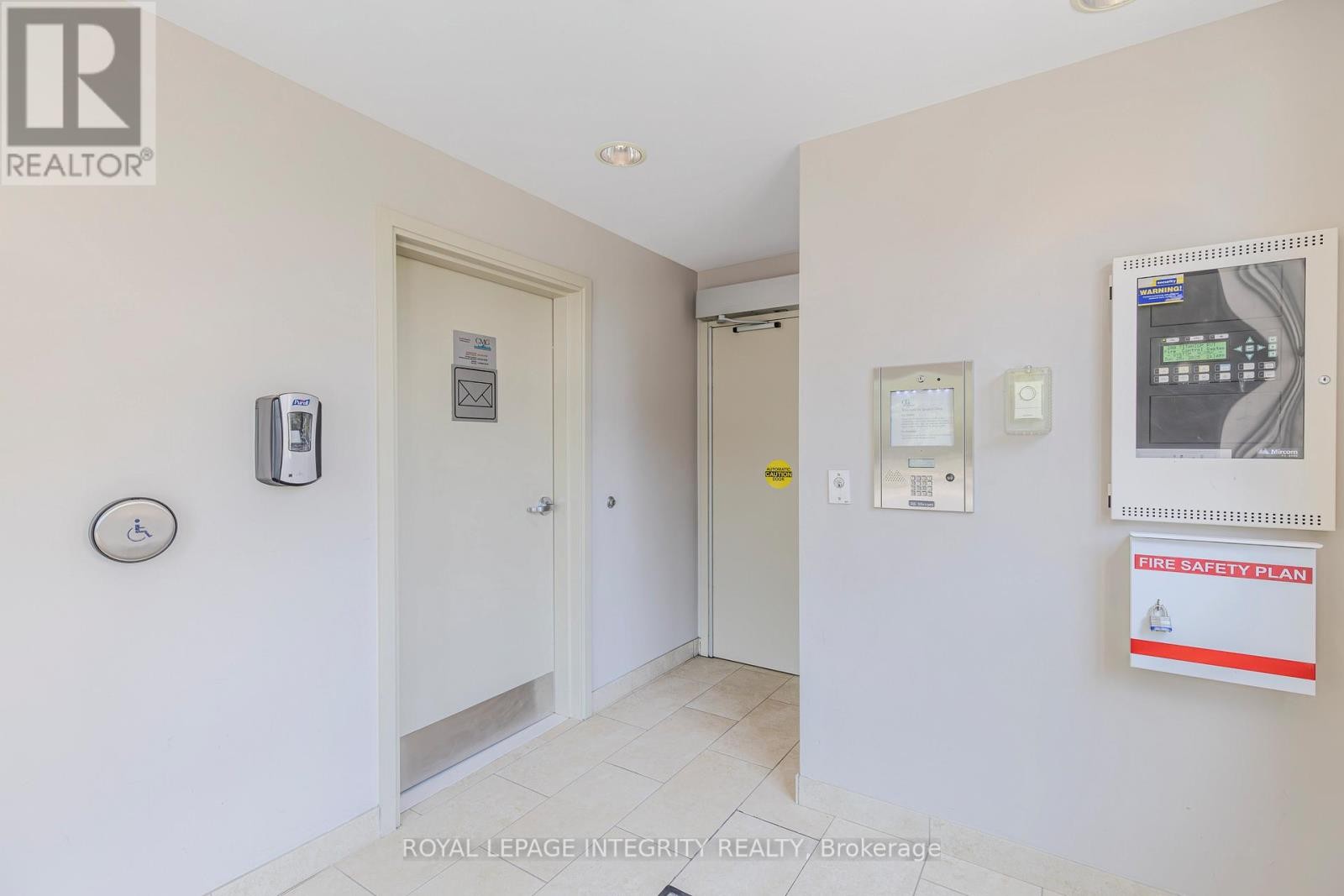 












205 - 200 TITANIUM PRIVATE

,
Ottawa,




Ontario
K1C0B9

