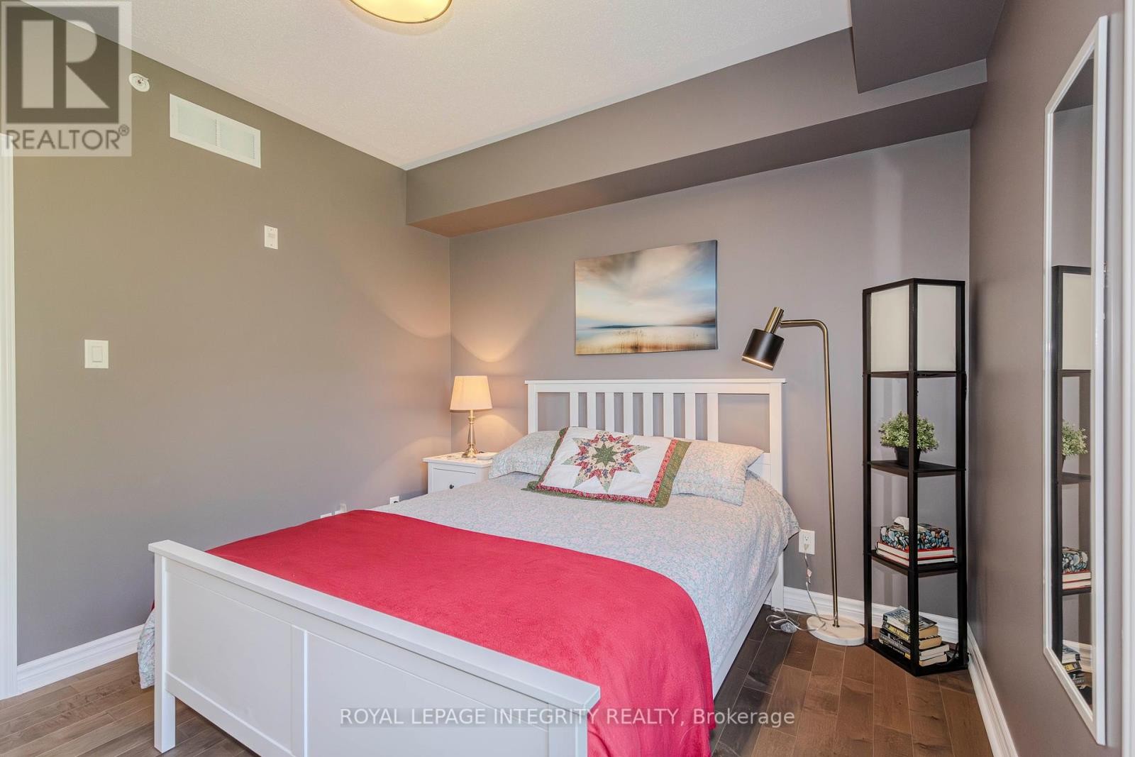 












205 - 200 TITANIUM PRIVATE

,
Ottawa,




Ontario
K1C0B9


