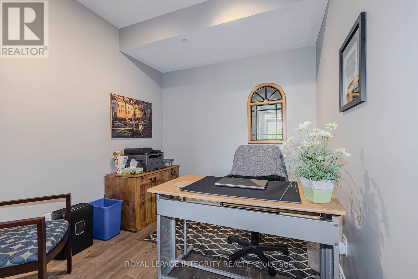 












205 - 200 TITANIUM PRIVATE

,
Ottawa,




Ontario
K1C0B9

