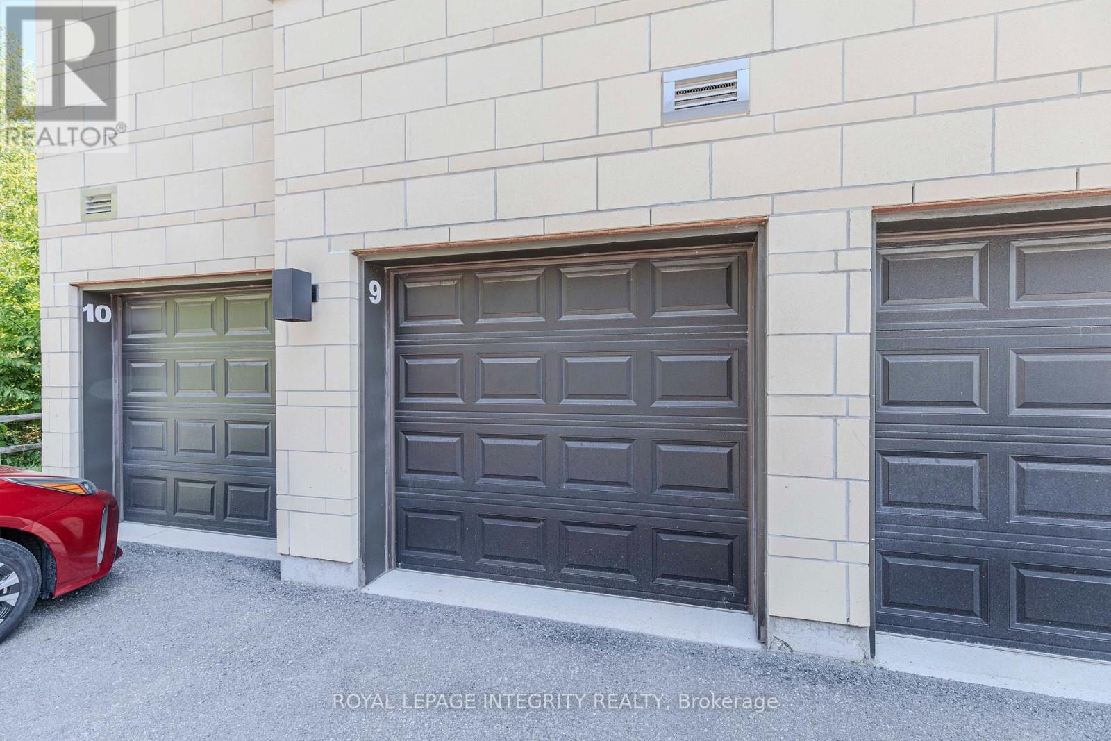 












205 - 200 TITANIUM PRIVATE

,
Ottawa,




Ontario
K1C0B9

