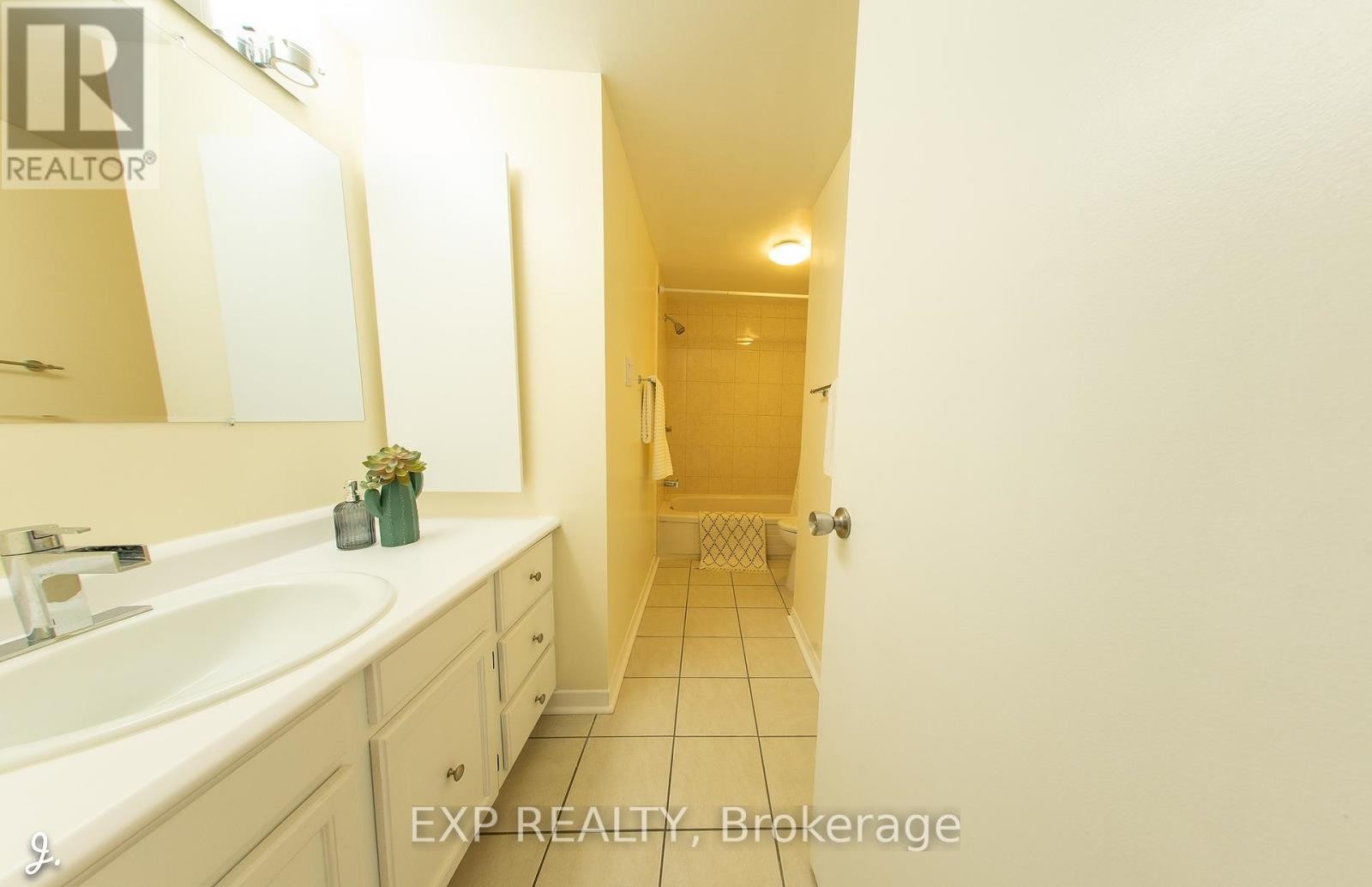 












2772 SPRINGLAND DRIVE

,
Ottawa,




Ontario
K1V6M4

